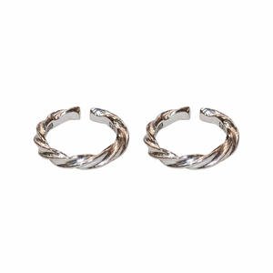 Avenri Twist Toe Ring